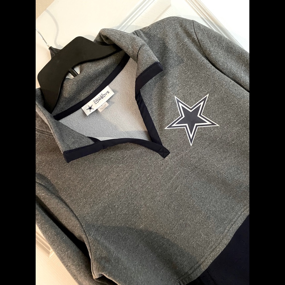 NWOT - Dallas Cowboys 🏈Pullover Sweatshirt